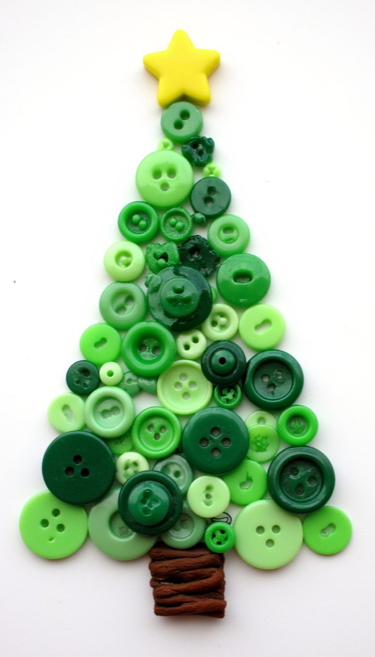 15. Button Bouquet Christmas Tree