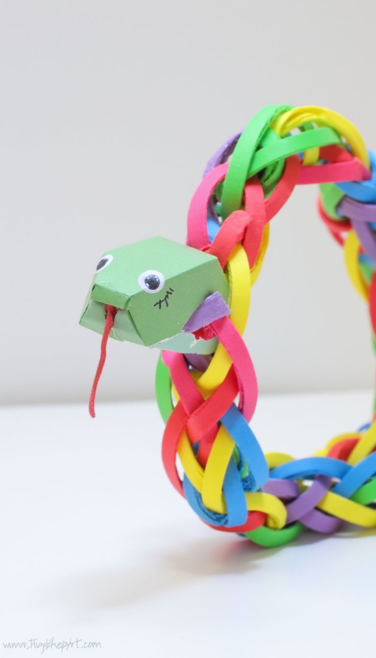 13. Paper Chain Snake