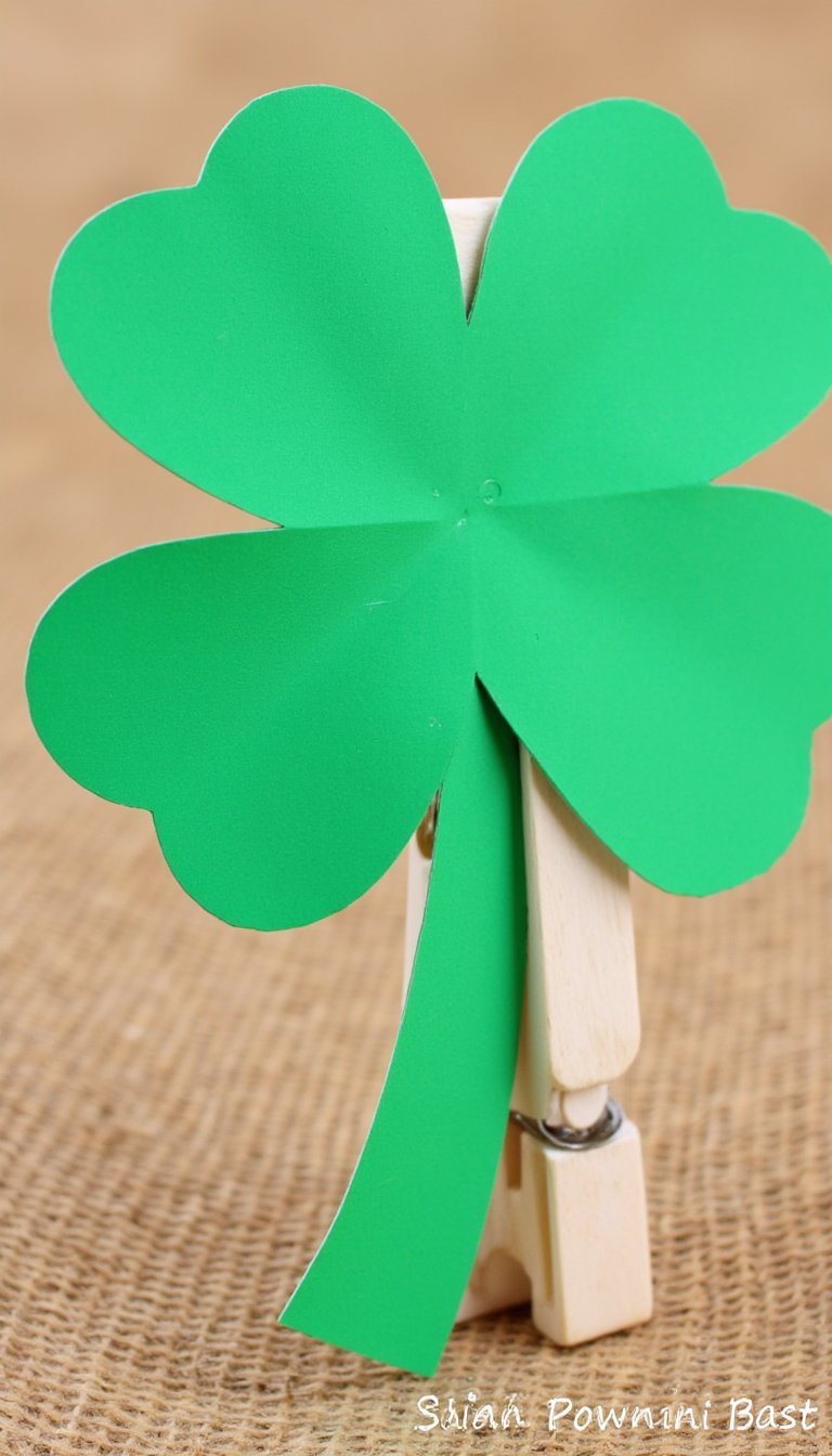 12. Movable Clothespin Shamrock