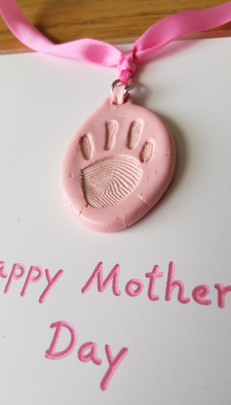 20. Clay Imprint Pendant Card
