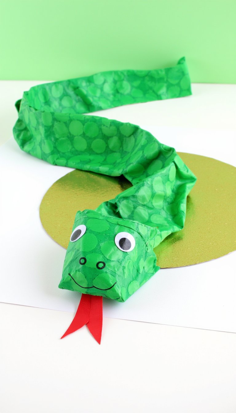 12. Bubble Wrap Printed Snakes
