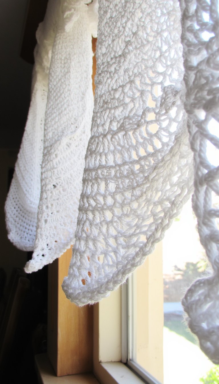 19. Delicate Window Valance or Shelf Edging
