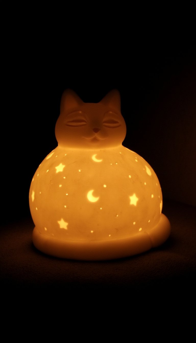 10. Glowing Clay Cat Night Lights