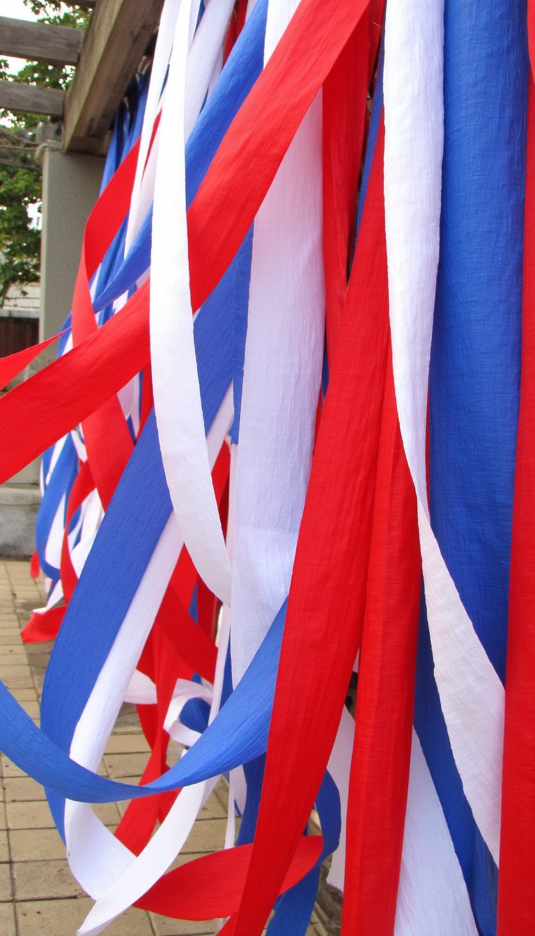 13. Streamer Wall Cascade